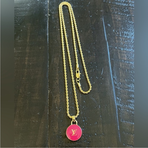 Authentic Louis Vuitton Hot Pink Necklace - Picture 2 of 3